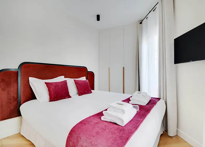 Cozy Entire Apartment Near The Eiffel Tower