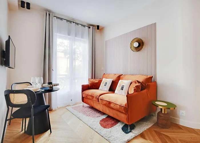Cozy Entire Apartment Near The Eiffel Tower